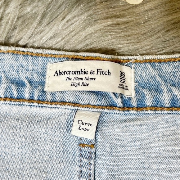 NEW Abercrombie The Mom High Rise Curve Love Plus Women’s Denim Shorts Sz 22 - Picture 3 of 8